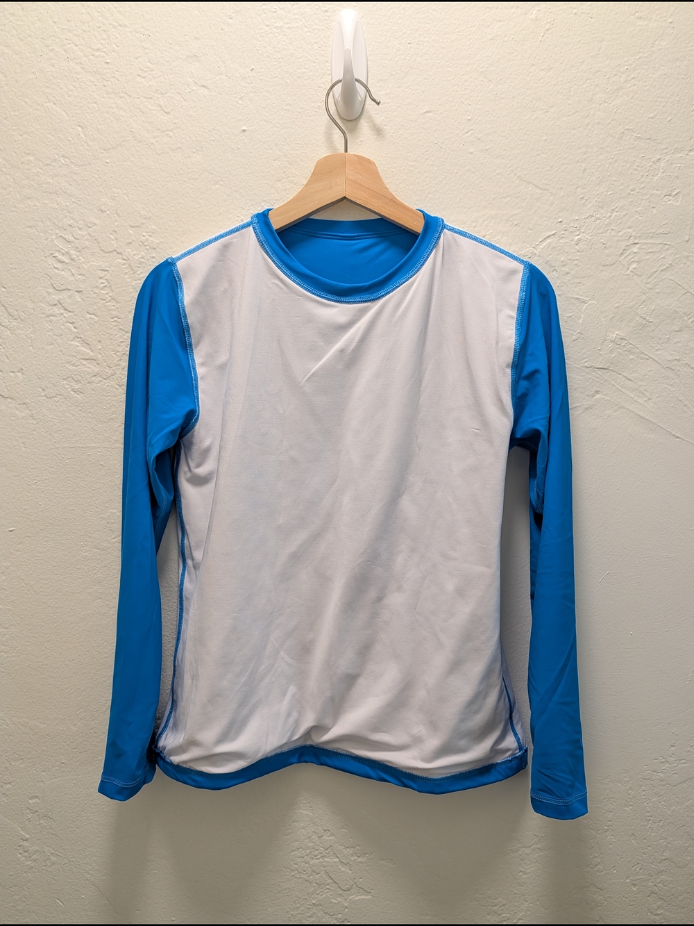 Outplay Size LG Compression Rash Gaurd - Picture 6 of 6
